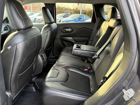 Used 2019 Jeep Cherokee Latitude Plus w/ Comfort/Convenience Group image 21