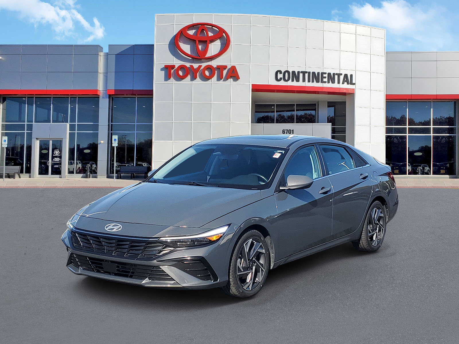 Used 2025 Hyundai Elantra SEL FWD image 3