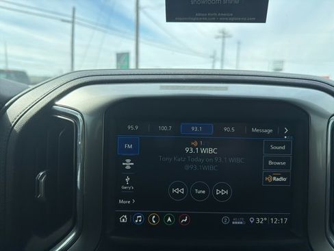 Used 2020 Chevrolet Silverado 1500 LTZ w/ LTZ Premium Package image 25