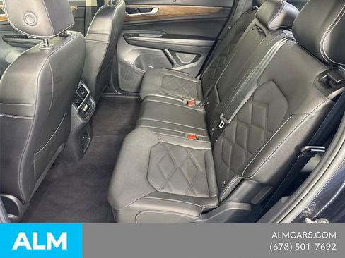 Used 2025 Volkswagen Atlas SE FWD image 24