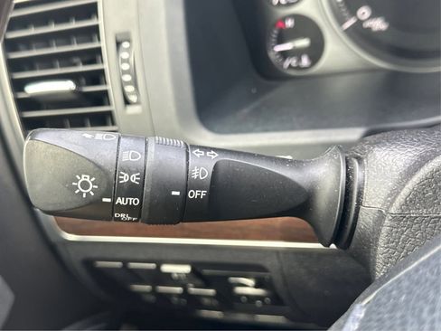 Used 2018 Toyota Land Cruiser image 17