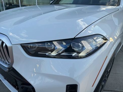 Used 2026 BMW X5 sDrive40i w/ M Sport Package RWD image 8