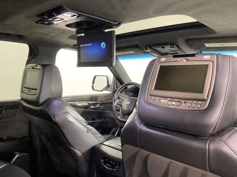 Used 2019 Cadillac Escalade ESV Platinum image 36
