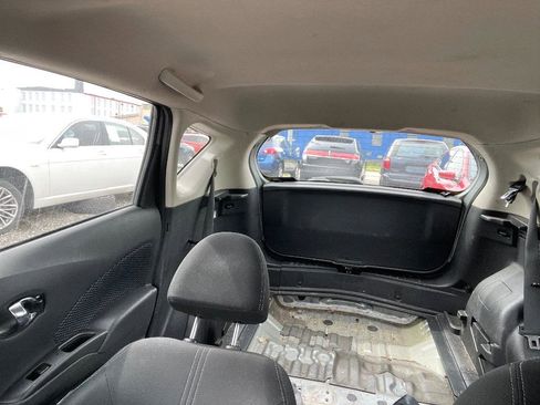 Used 2015 Nissan Versa Note SV FWD image 10