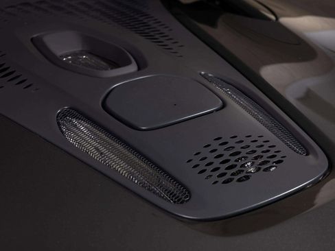 Used 2023 McLaren Artura image 25