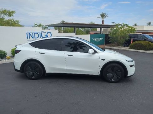 Used 2026 Tesla Model Y Long Range AWD/4WD image 4