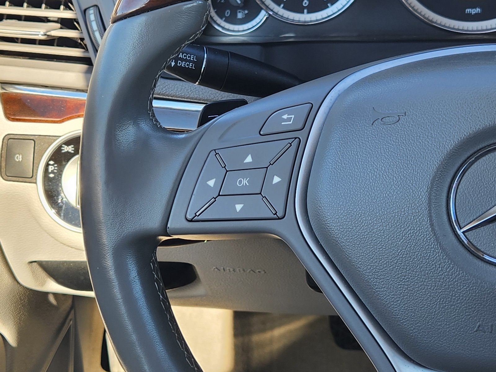 Used 2012 Mercedes-Benz E 350 Cabriolet image 31