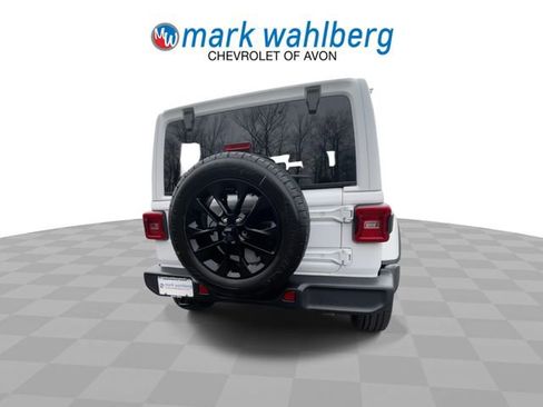 Used 2025 Jeep Wrangler Unlimited Sahara AWD/4WD image 8