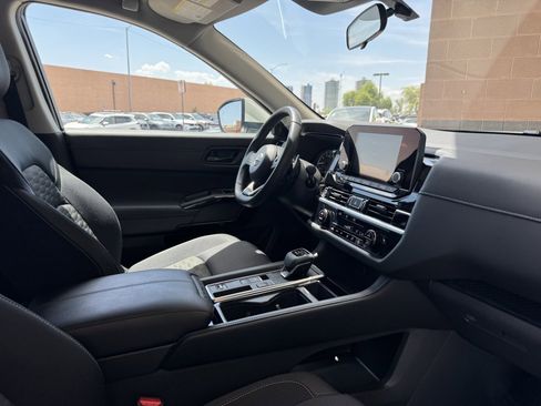 Used 2024 Nissan Pathfinder SV w/ Lighting Package (N92) image 39