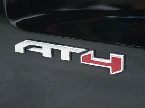 Used 2025 GMC Sierra 1500 AT4 image 17