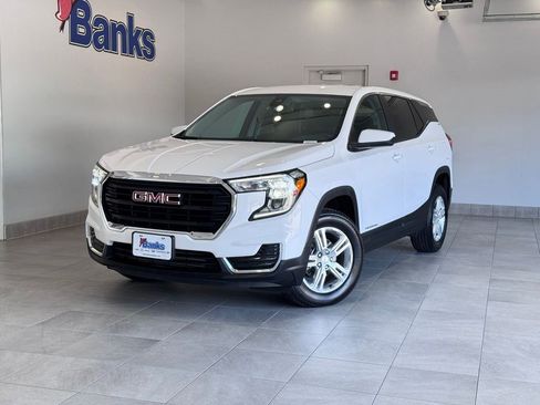 Certified 2022 GMC Terrain SLE AWD/4WD image 2