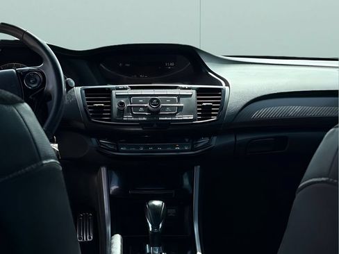Used 2016 Honda Accord Sport image 19