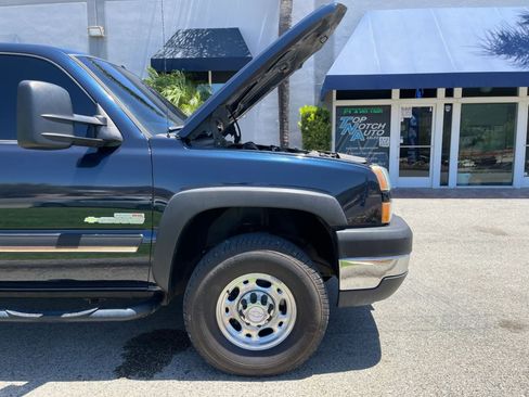Used 2006 Chevrolet Silverado 2500 LT w/ Onstar Plus Package AWD/4WD image 37