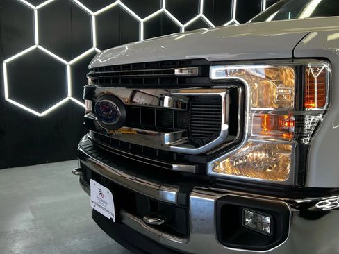 Used 2021 Ford F250 XLT w/ XLT Premium Package AWD/4WD image 10