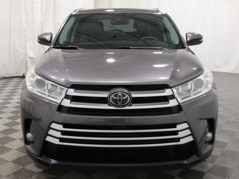Used 2018 Toyota Highlander XLE w/ Protection Package #3 AWD/4WD image 37