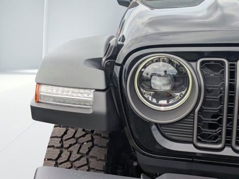 New 2025 Jeep Gladiator Mojave image 8