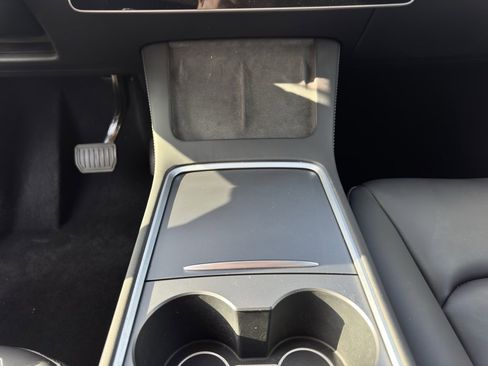 Used 2024 Tesla Model Y Long Range image 21