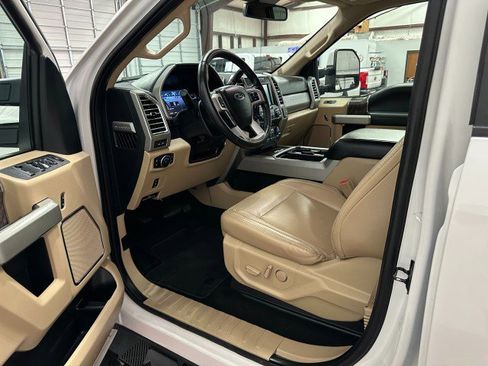 Used 2017 Ford F350 Lariat w/ FX4 Off-Road Package image 30