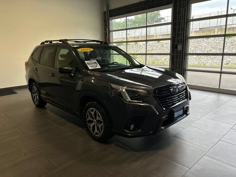 Used 2023 Subaru Forester Premium AWD/4WD image 10