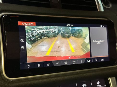 Used 2022 Land Rover Range Rover Sport SE image 19