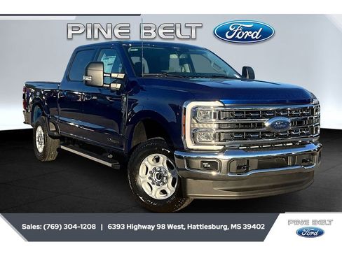 New 2026 Ford F250 XLT w/ XLT Premium Package AWD/4WD image 1