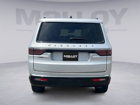 Used 2024 Jeep Wagoneer Series III AWD/4WD image 4