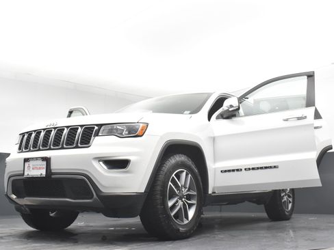 Used 2021 Jeep Grand Cherokee Limited image 32