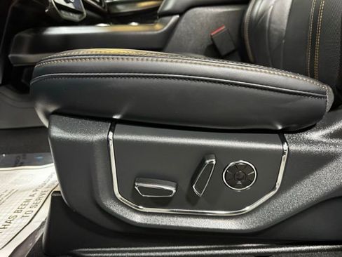 Used 2024 Ford Expedition Platinum image 28