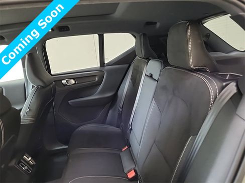 Used 2022 Volvo XC40 P8 Recharge Ultimate image 12