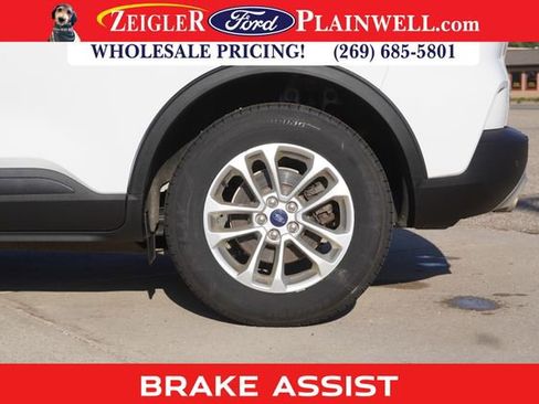 Used 2021 Ford Escape SE image 9