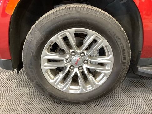 Used 2022 GMC Yukon SLT w/ SLT Luxury Package AWD/4WD image 3