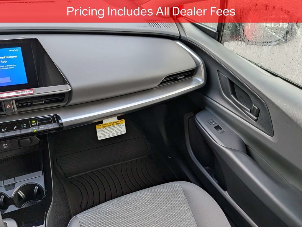 New 2027 Toyota Prius LE FWD image 18