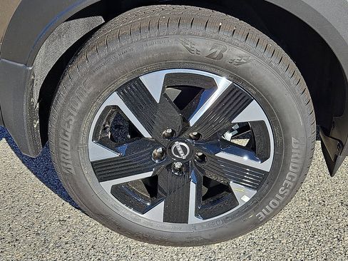 New 2026 Nissan Kicks SV w/ SV Premium Package image 7
