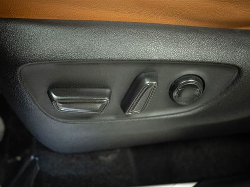 Used 2021 Toyota Highlander Platinum AWD/4WD image 12