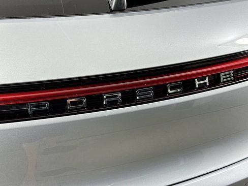 Certified 2026 Porsche Macan AWD/4WD image 34