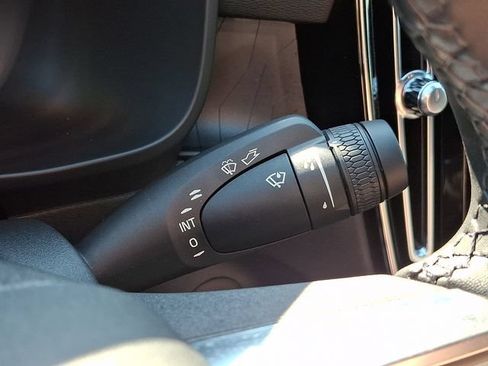 Used 2023 Volvo C40 Recharge Core AWD/4WD image 28