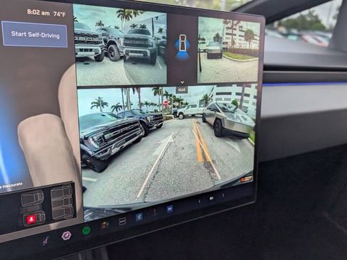 Used 2024 Tesla Cybertruck AWD Crew Cab image 18