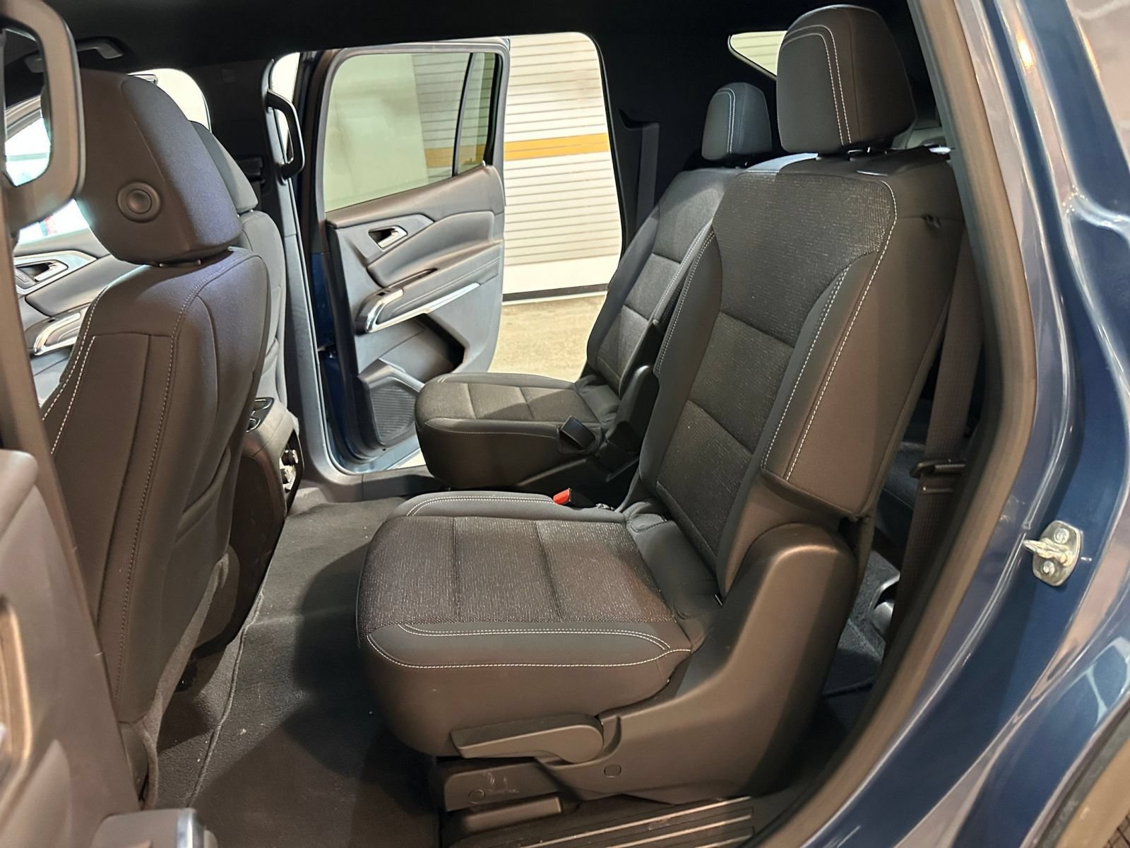 Used 2025 Chevrolet Traverse LT FWD image 27