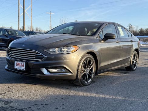 Used 2018 Ford Fusion SE w/ Equipment Group 201A image 18