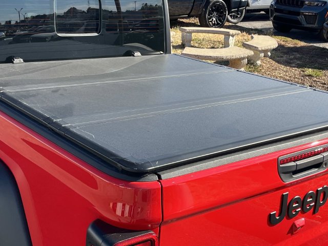 Used 2024 Jeep Gladiator Sport AWD/4WD image 11