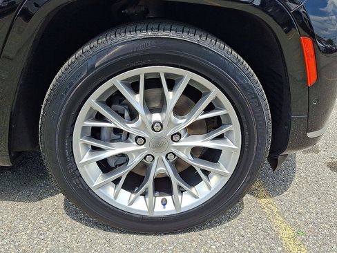 Certified 2023 Jeep Grand Cherokee L Summit w/ Advanced Protech Group IV AWD/4WD image 33