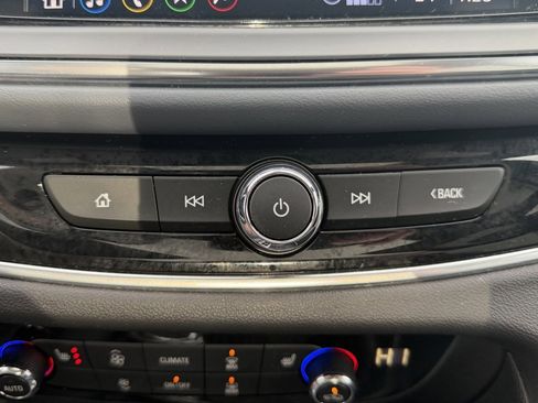 Used 2023 Buick Enclave Essence w/ Experience Buick Package image 33