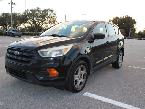 Used 2017 Ford Escape S image 21