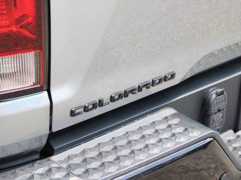 New 2026 Chevrolet Colorado Trail Boss w/ Midnight Edition AWD/4WD image 34