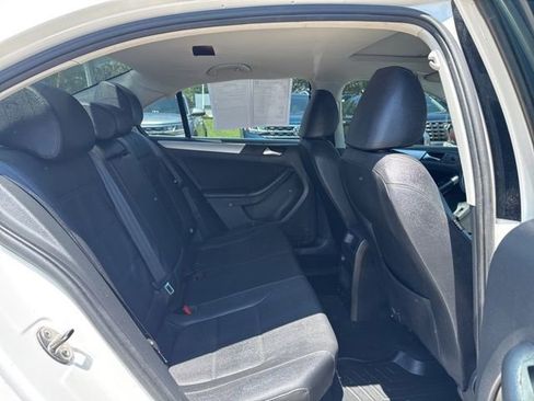 Used 2012 Volkswagen Jetta TDI FWD image 11