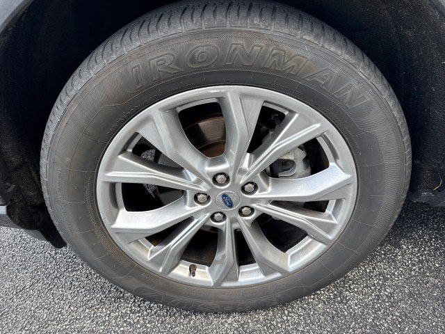 Used 2021 Ford Explorer XLT w/ Equipment Group 202A AWD/4WD image 12