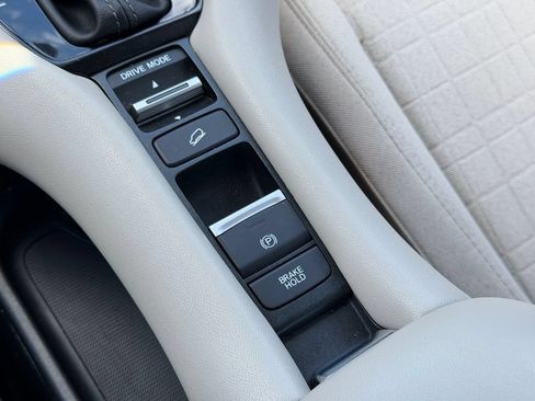 Used 2024 Honda HR-V LX image 20