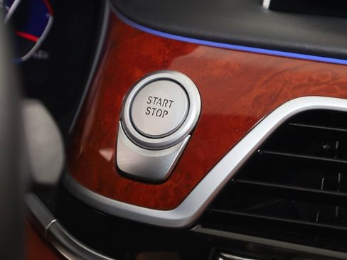 Used 2022 BMW ALPINA B7 xDrive w/ Luxury Rear Seating Package image 57