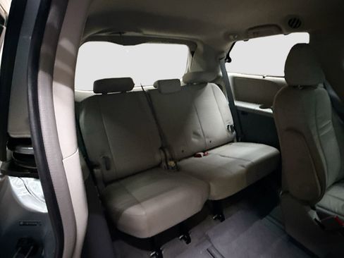 Used 2013 Toyota Sienna XLE image 30