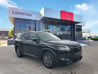 Certified 2025 Nissan Pathfinder SV w/ Black Appearance Package
